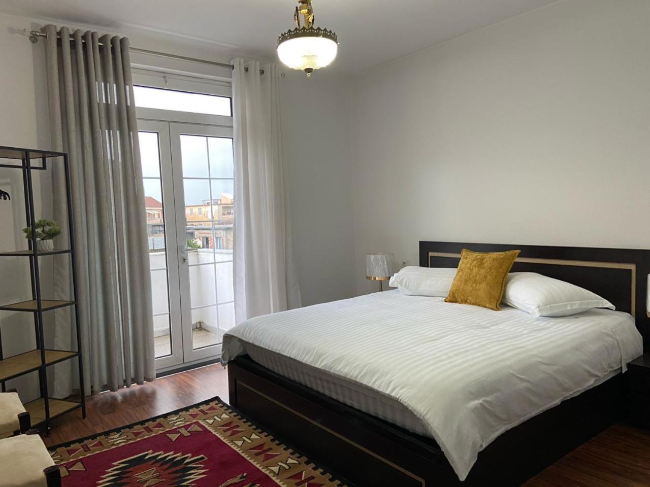 North Star Hostel Shkodër 외부 사진