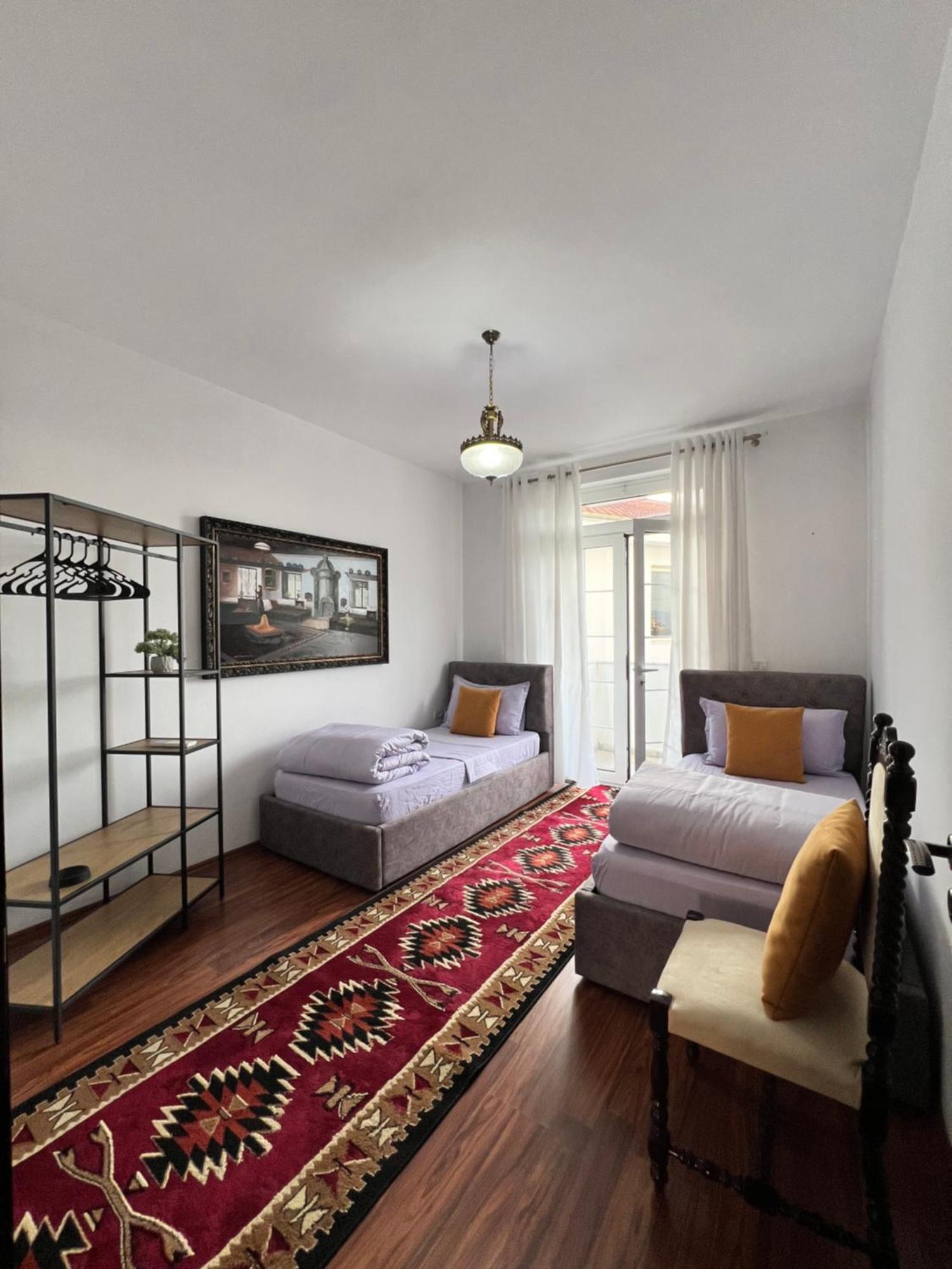 North Star Hostel Shkodër 외부 사진