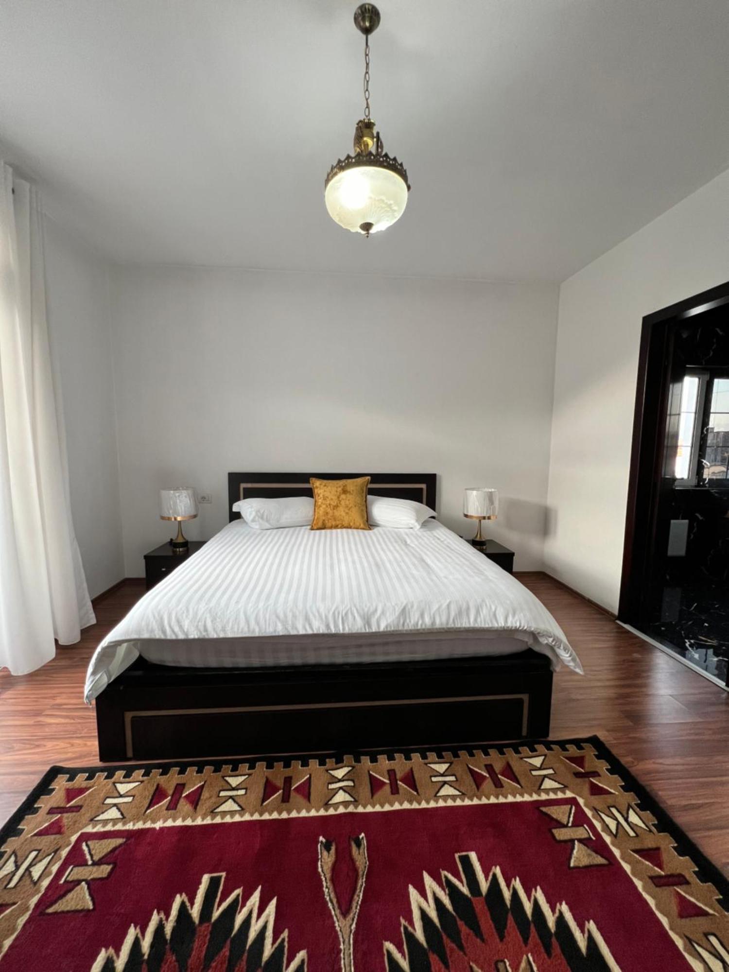 North Star Hostel Shkodër 외부 사진