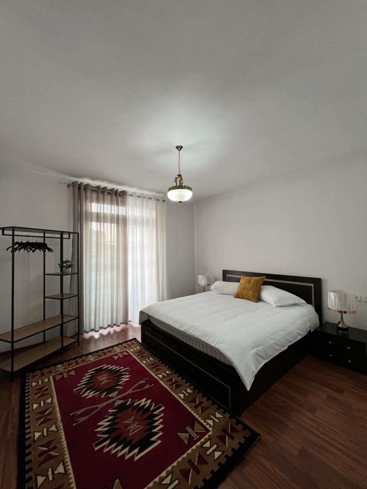 North Star Hostel Shkodër 외부 사진