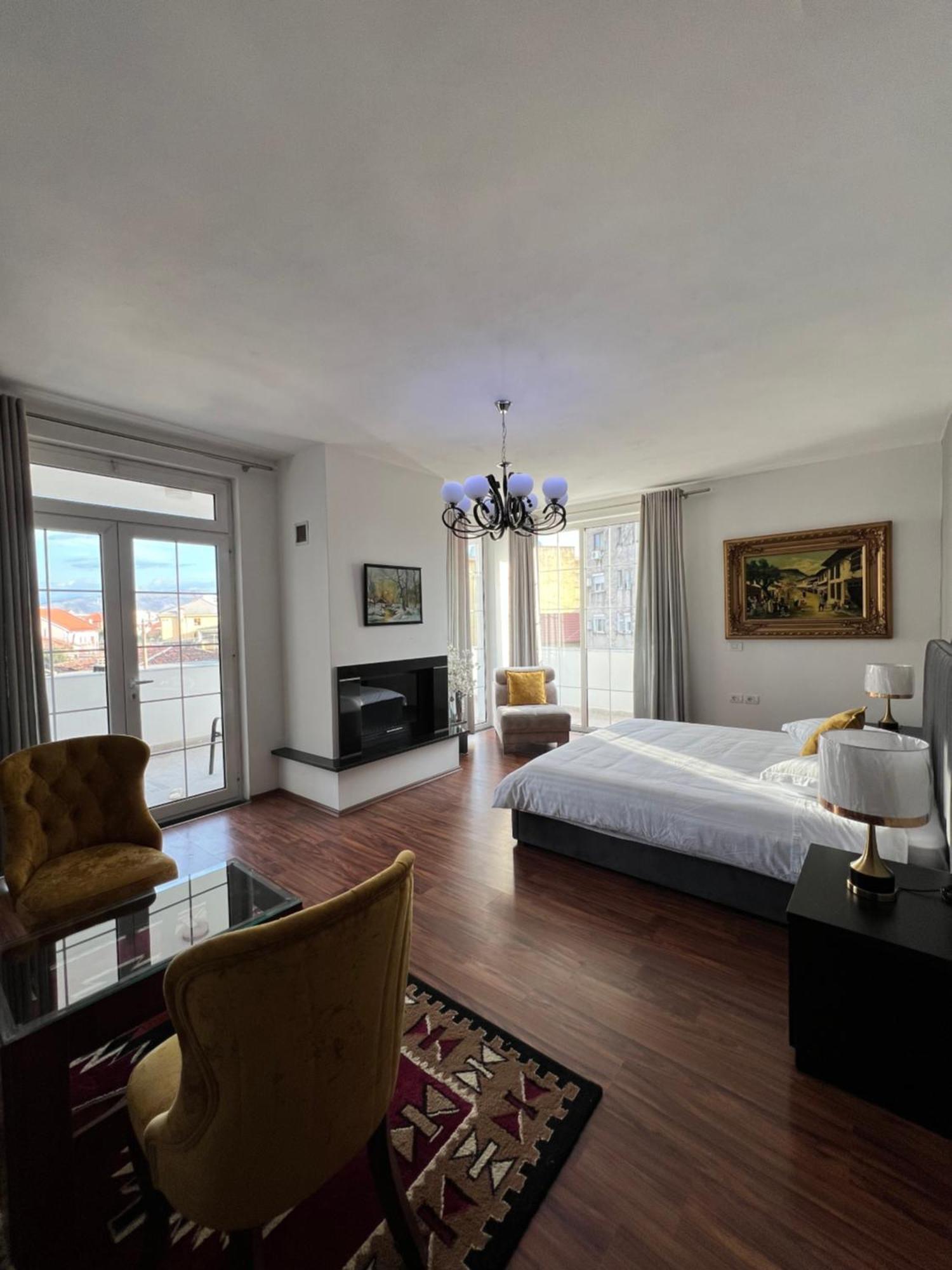 North Star Hostel Shkodër 외부 사진