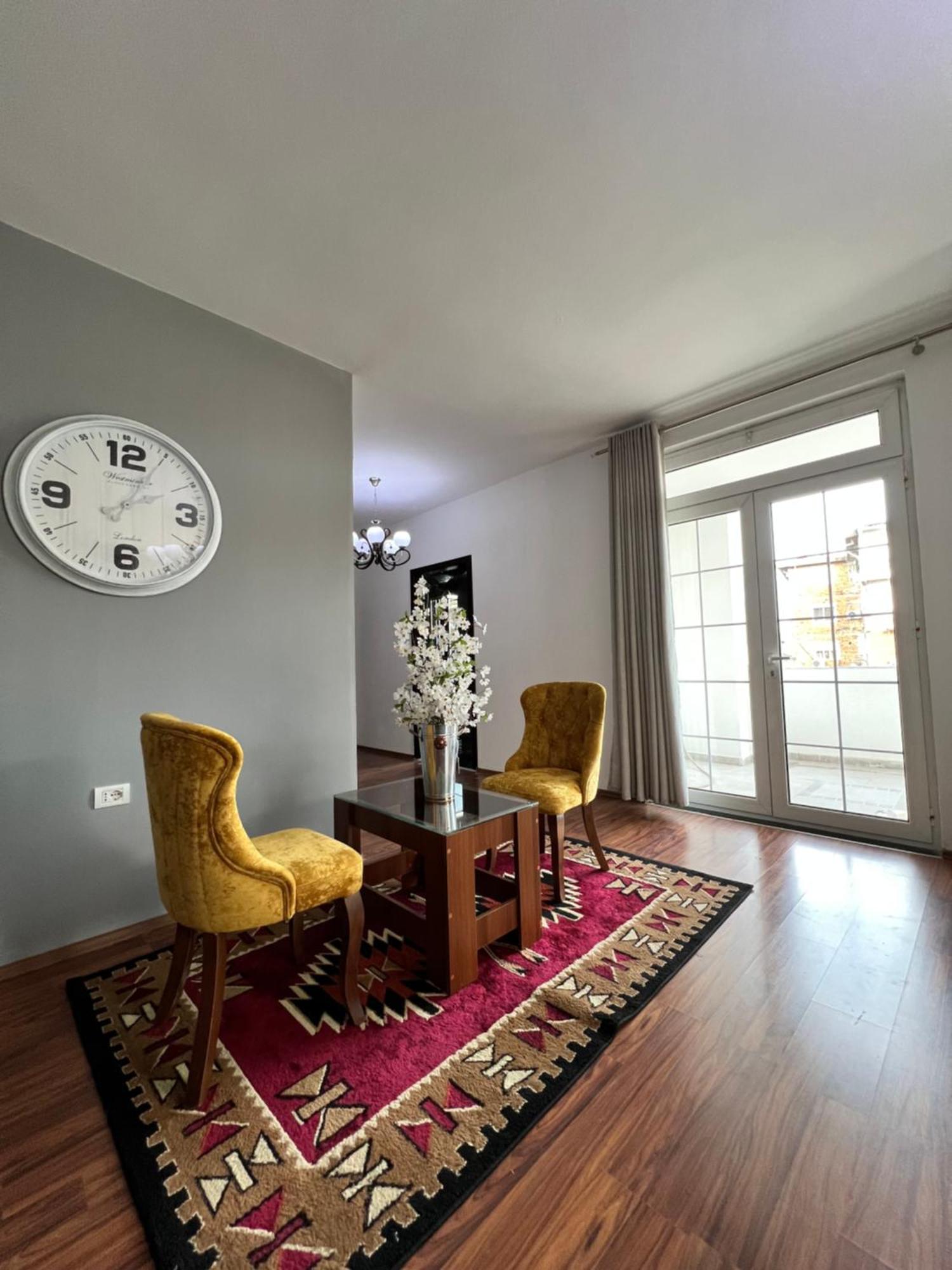 North Star Hostel Shkodër 외부 사진