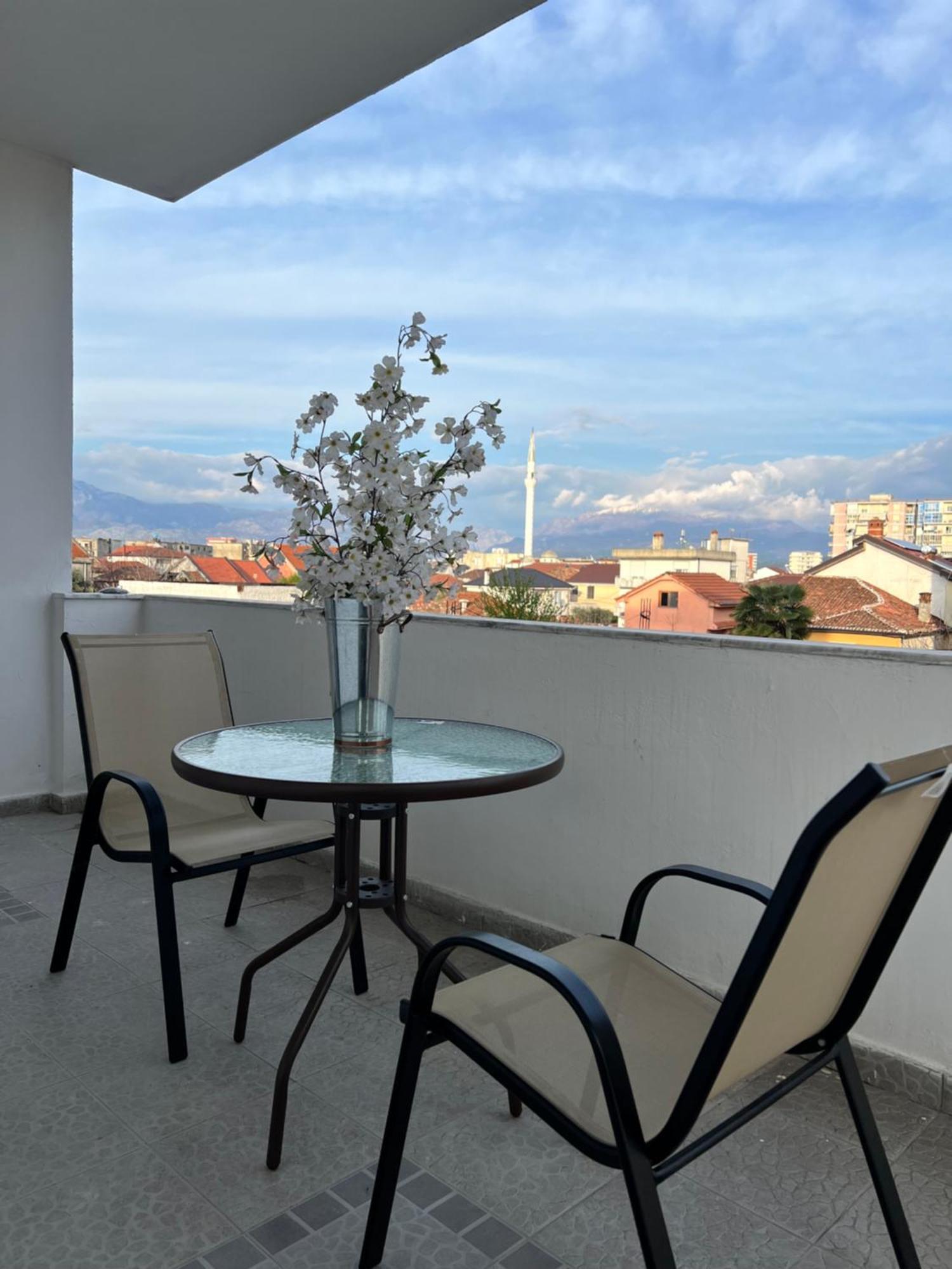 North Star Hostel Shkodër 외부 사진