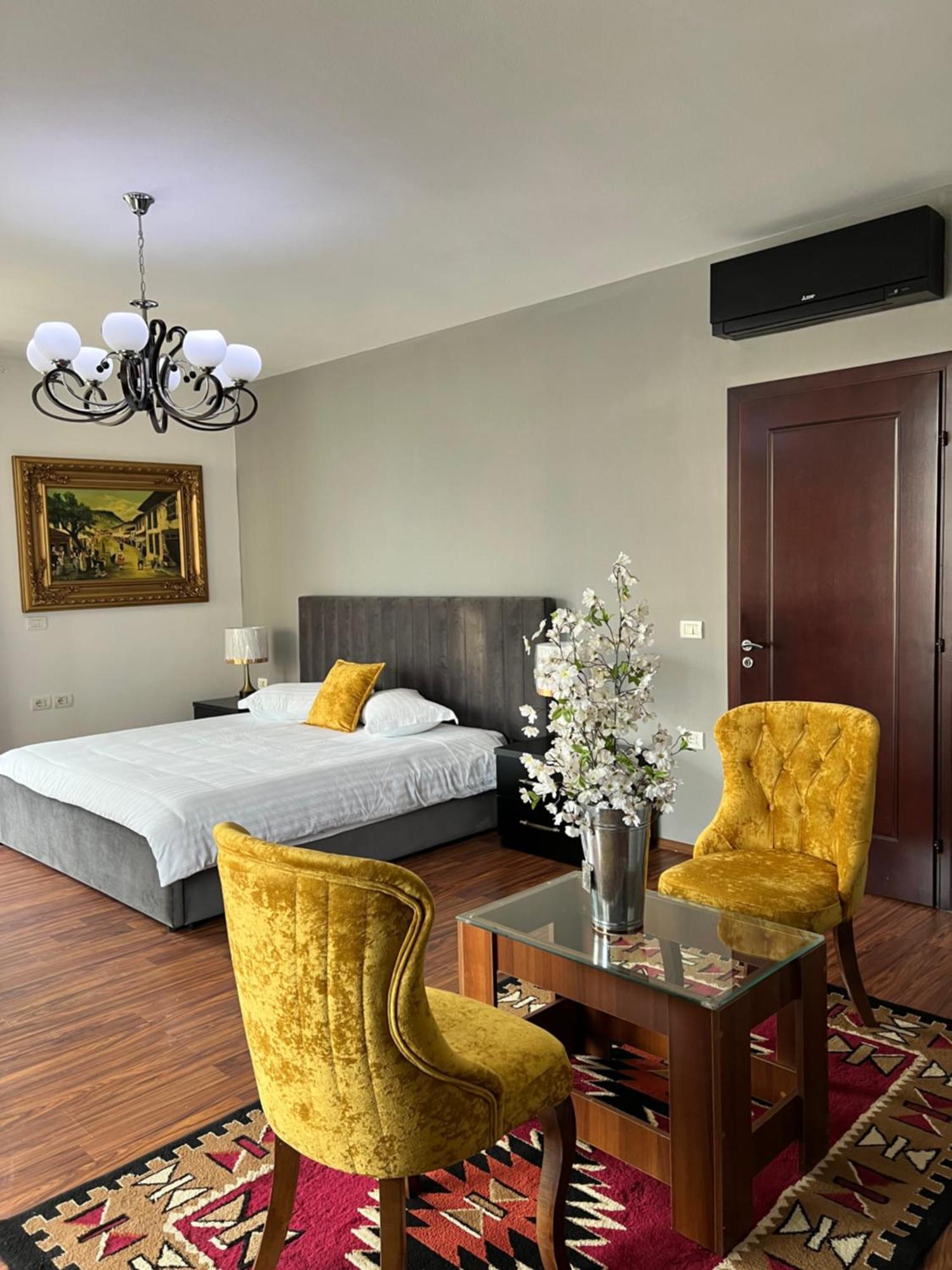 North Star Hostel Shkodër 외부 사진