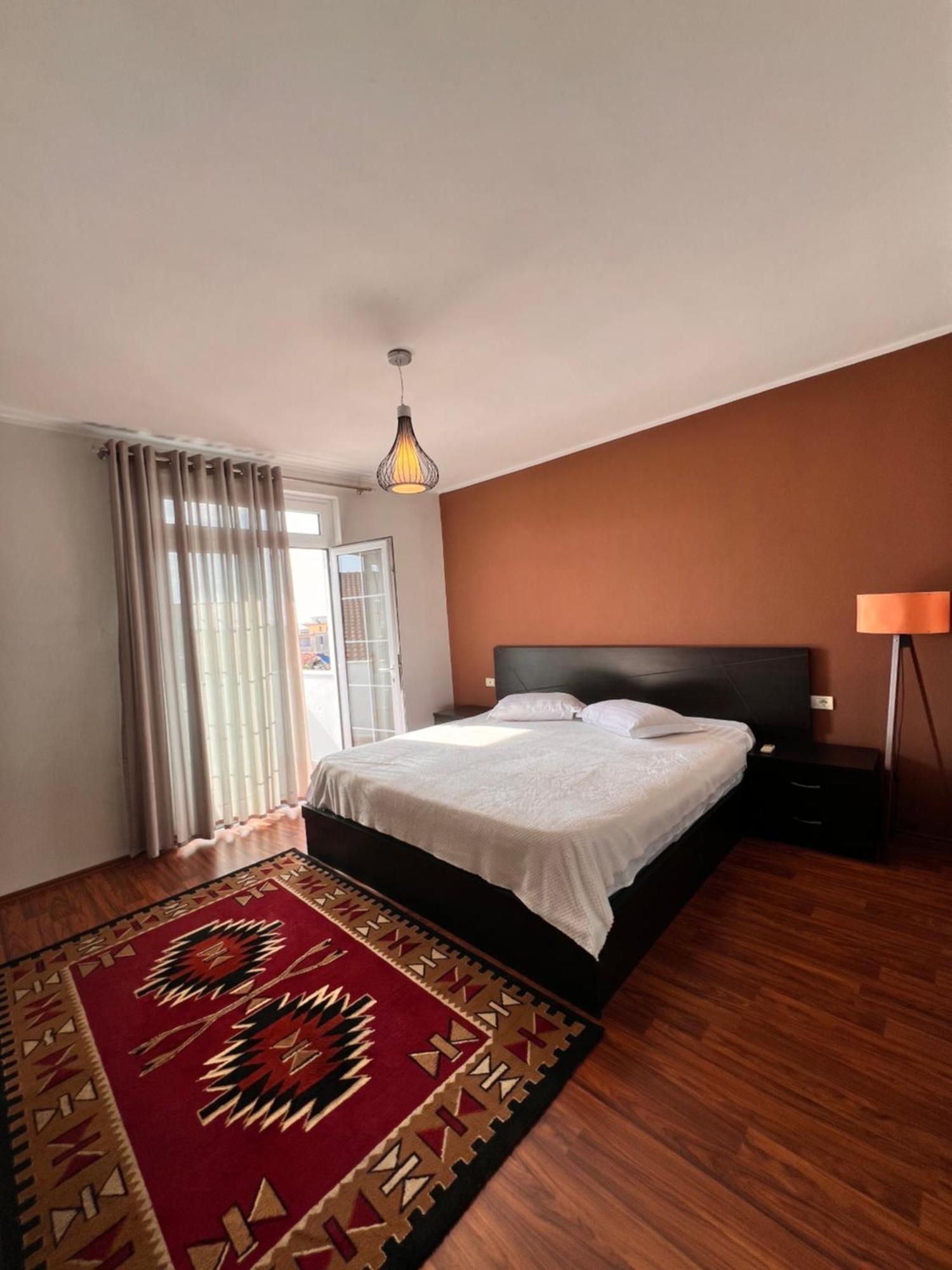 North Star Hostel Shkodër 외부 사진